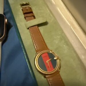 Beautiful authentic Gucci 3600 Sherry line, Guccissima G-bezel vintage watch.